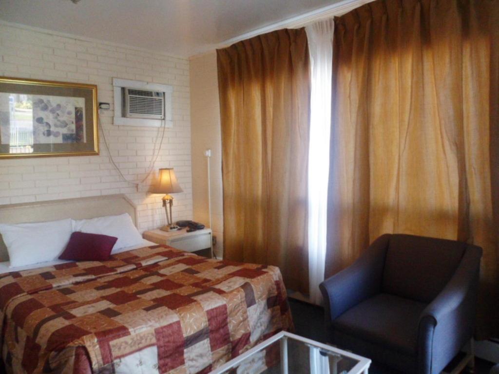 Aston Motel