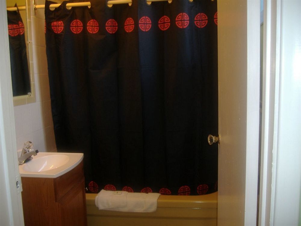 Motel Aston 2*