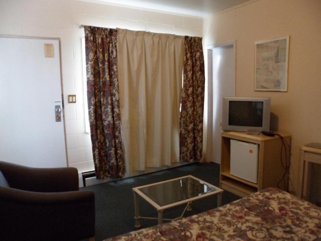 Aston Motel